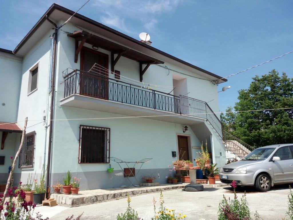 Trilocale La Corte Montaquila Екстериор снимка
